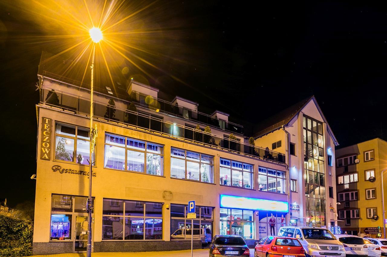 Hotel Restauracja Teczowa Любань Экстерьер фото